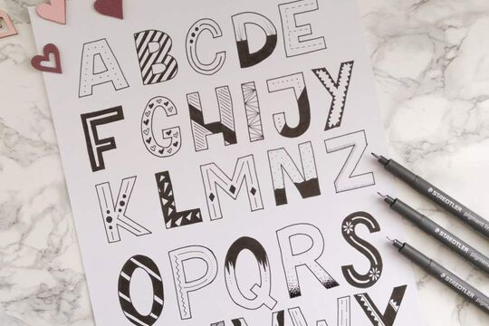 galerie-lettering-alphabet-schwarz-weiss.jpg