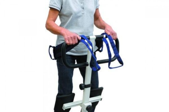 Aufsteh- und Umsetzhilfe Turnax Stehend.jpg