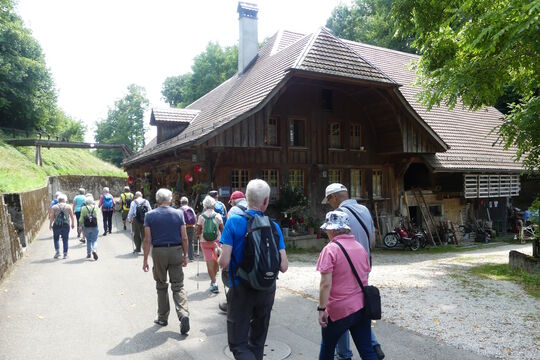 Vorbei an der alten Oele