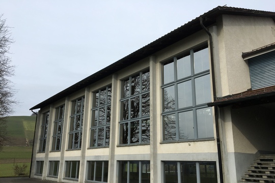 Halle aussen 6.jpg