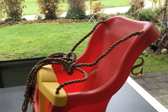 Kinderschaukel 1.jpeg