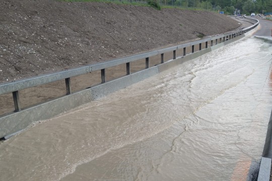 Unwetter Baustelle A6 Kiesen