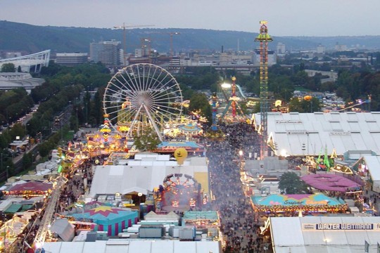 Cannstatter-Volksfest-Stuttgart-Beer-Festival.jpg