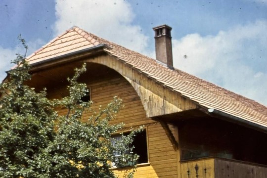 Adolf und Peter Siegenthaler vor Heimetli