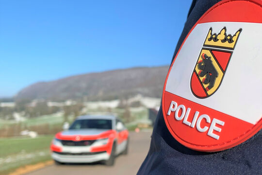 Bild Polizei stoppt jungen Autofahrer&nbsp;
