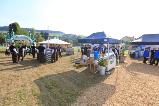 1cd27d4eded1e820a12acf84b03b8294.jpg