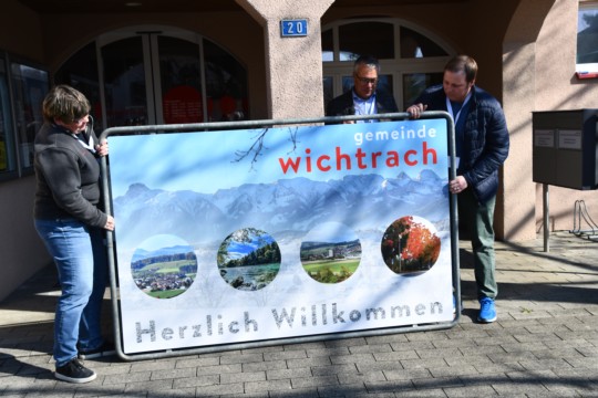 neue Ortseingangstafel