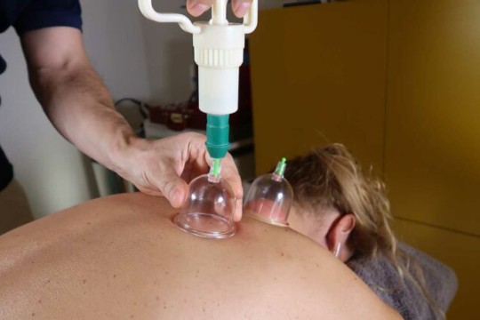 Ernaehrungstherapie-Schroepfen-Worb-Bern-768x421.jpg