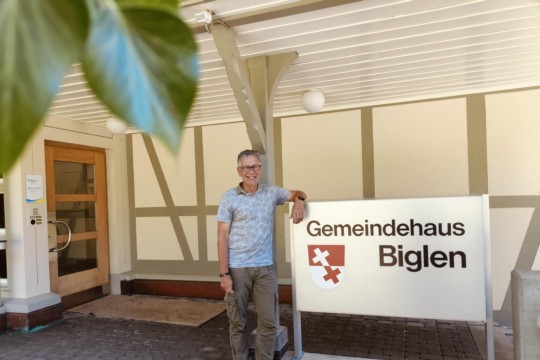 Biglen Urs Schweizer Gemeindehaus ganz