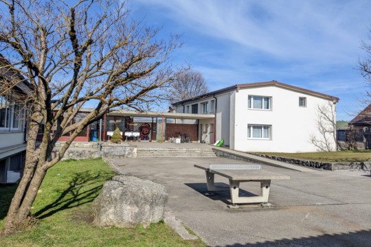 Schulhaus Schlosswil 2 Issabelle Berger
