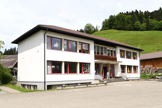 Schulhaus Huebeli Bowil