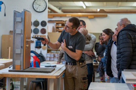 B-E_TagderoffenenT&uuml;r-21