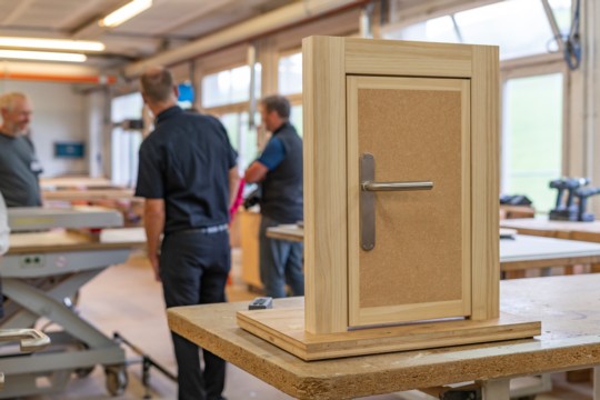 B-E_TagderoffenenT&uuml;r-24