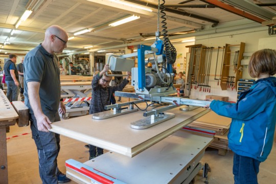 B-E_TagderoffenenT&uuml;r-25