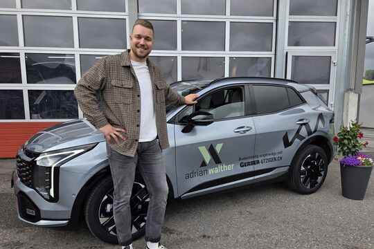 Bild Walther und Stricker mit neuem Kia unterwegs