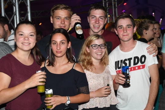 3f671b46cb0e66cdab4cd3a7ee36f0f9.jpg