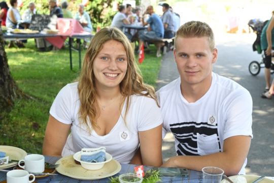 429700c2535a58cb9bf43864e489b8be.jpg