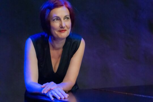 Esther Hasler --7 auf einen Streich!_ Foto by Caro Koopman.jpg