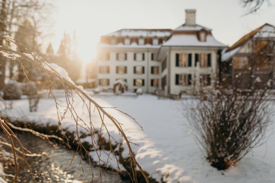 schlosshuenigen-hotel-emmental-winter-4.jpg