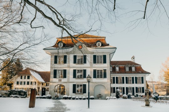 schlosshuenigen-hotel-emmental-winter-17.jpg