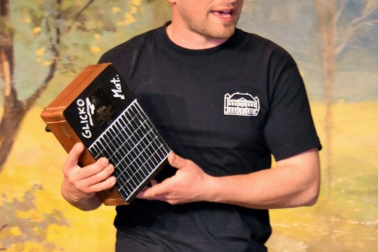 4558ec429843c5ceac5214c8deda06f9.jpg