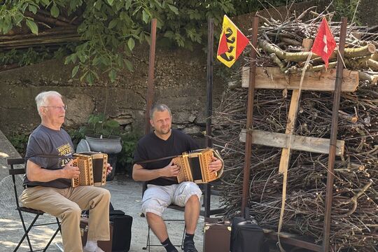 Bild 4. Oldtimer-Landmaschinen-Treffen in der Sch&uuml;r Walkringen