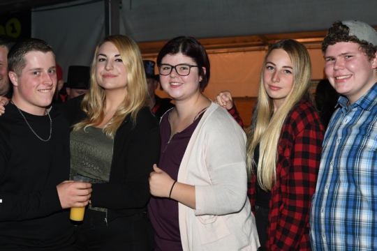 4b93308c38082f770cd2428cad8be3a3.jpg