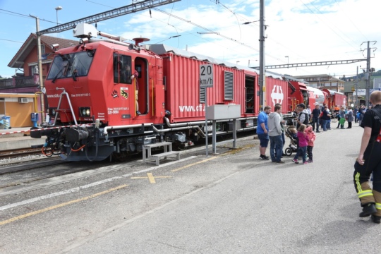 4e406ec523714e6522edfcf3918440be.jpg