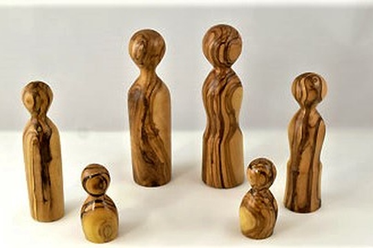 Figuren quer farbig.jpg