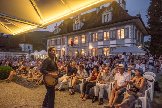 Band_Schlossfront.jpg