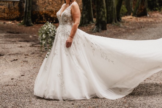 Hochzeitskleid 3.jpg