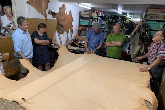 Bild Vereinsreise Konolfingen: Vom Pferde-Kummet zum Spinnentisch