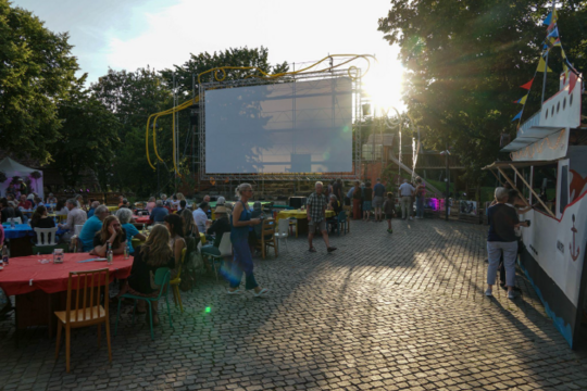 Bild Vier Sommerabende im Zeichen der Wurzeln