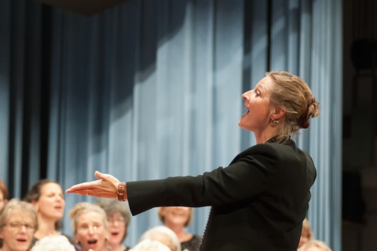 2019 Chor Rubigen Theater d Tante Seline spimmt DSC_9881-17.jpg