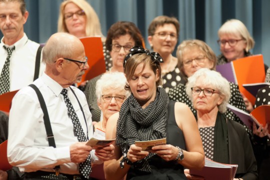 2019 Chor Rubigen Theater d Tante Seline spimmt DSC_9881-18.jpg