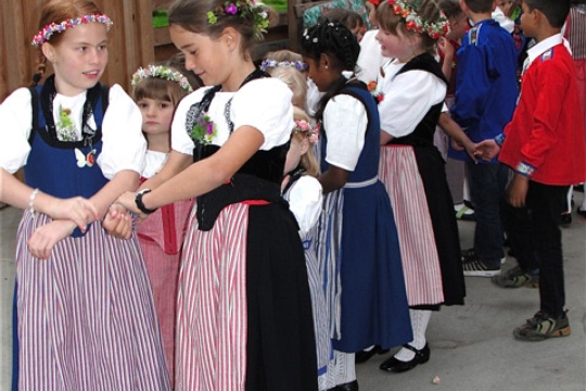 63d71609d4043c5cdba0a810d2f4103f.jpg