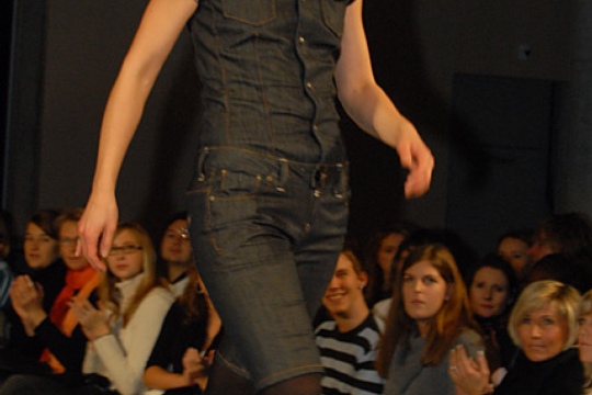 6659311cd5a6be9513d9c1756d1bcad2.jpg