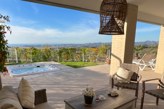 Aussicht Terrasse Jacuzzi.jpg