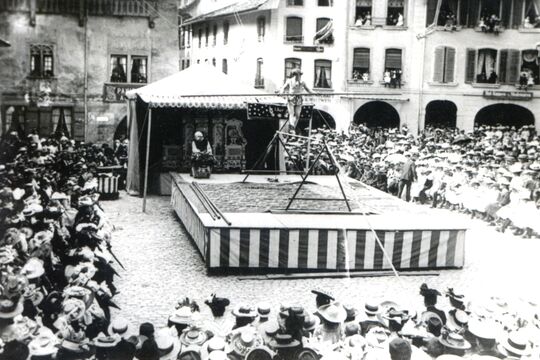 905_1909 Arena Knie Thun (002).jpg
