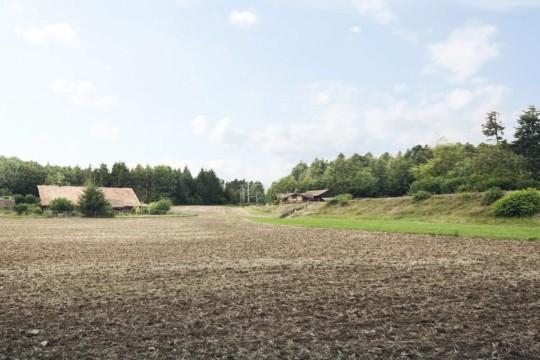 Blick auf das Tunnelportal suedoestlich des Hueenliwaldes – Foto. 