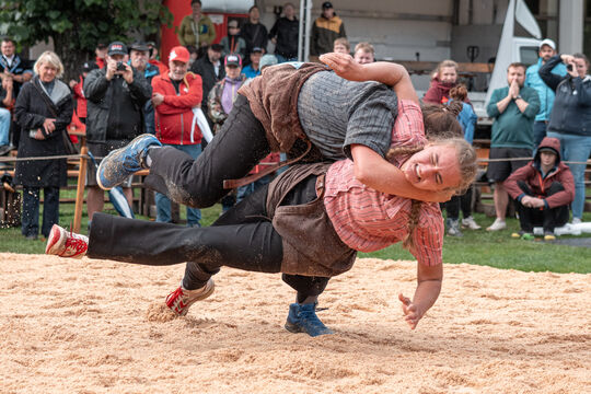 Aktive Schlussgang - Gäumann Jasmin (oben) gegen Linggi Eveline