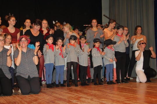 70ef3cec18074c88eeb560923e23b13b.jpg