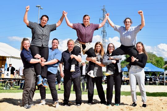 Aktive Siegerinnen (v.l.)- Gäumann Jasmin (1b), Egli Isabel (1a) und Klossner Melissa (1c)