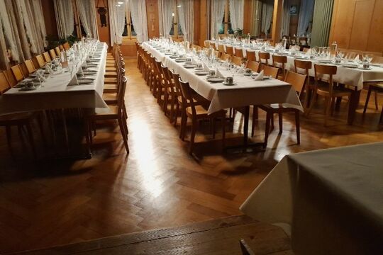 Tisch Saal.jpg