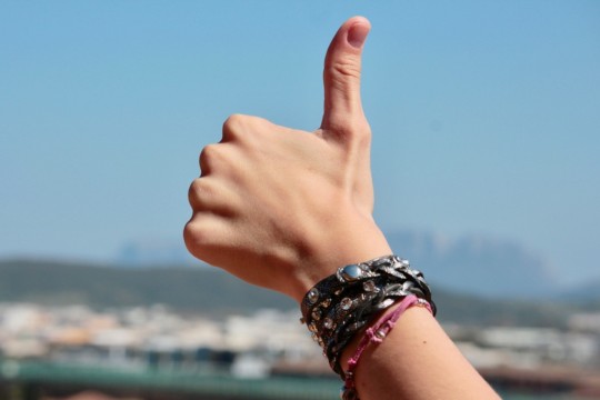 hands-2227857_1280(1)