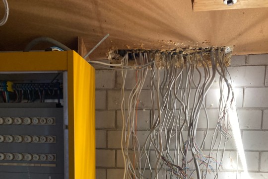 IMG_2077_Baustart mit Ausbruch_Kabel