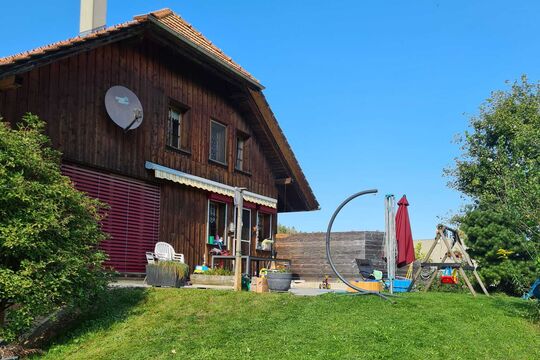 Spacious 6.5-Room Family Apartment in Linden - News Directory 3