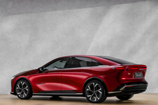 Post07_Mazda6e_Carousel_1of3_IG-11.png