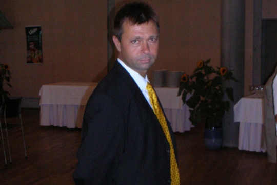 8e7a25f7ea5f473bc7fda79a69f9cc06.jpg