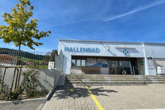 Hallenbad Grosshoechstetten _ Michelle Thoenen1